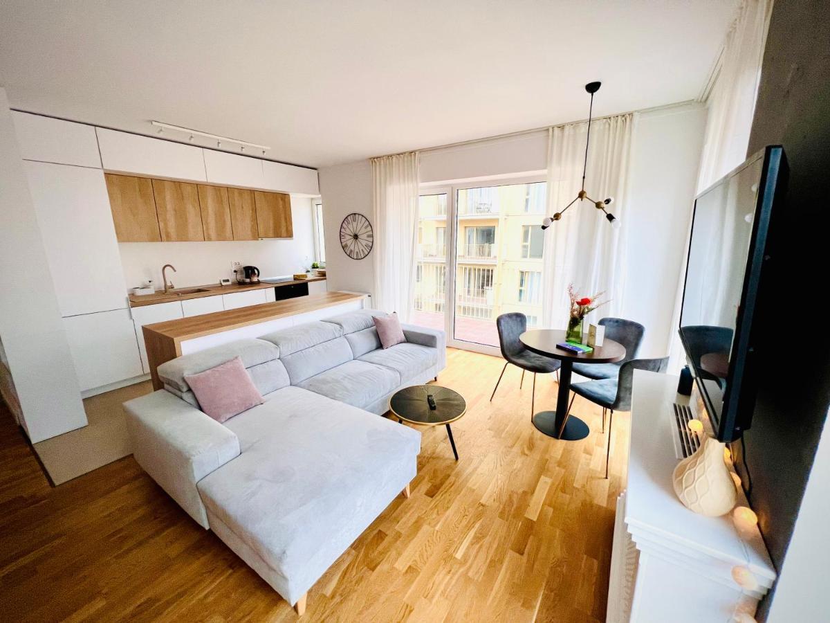 Exquisite - Two Bedroom Apartment Bucharest Exterior photo