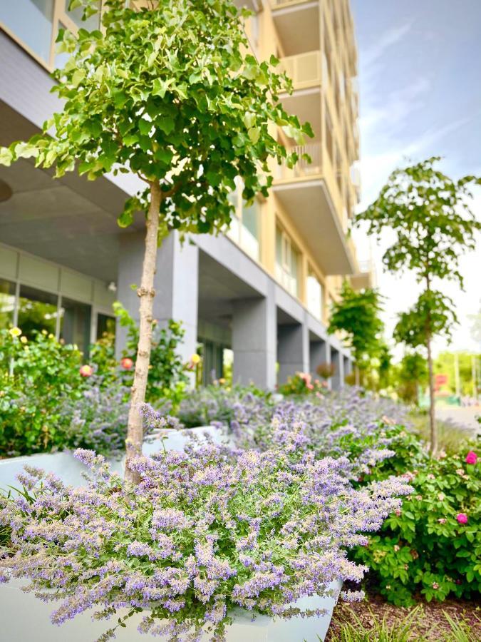 Exquisite - Two Bedroom Apartment Bucharest Exterior photo